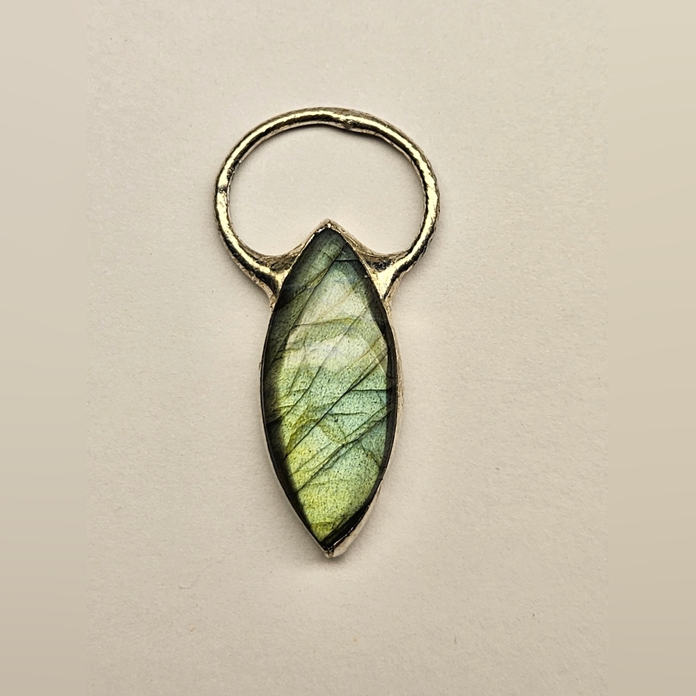 Blue Green Flash Labradorite Pendant